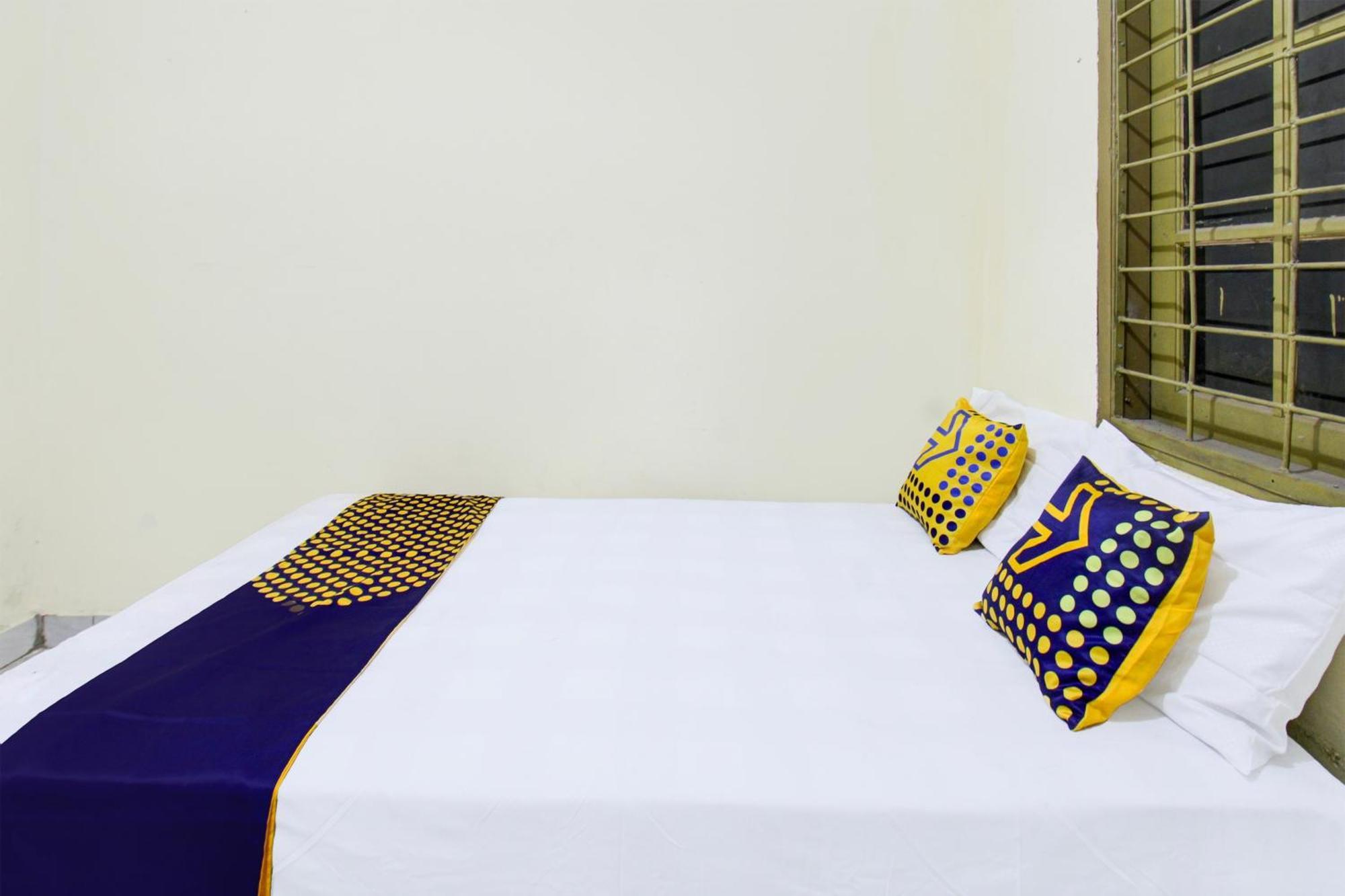 Oyo Life 93284 Kos Cendana Raya Hotel Mataram Eksteriør billede