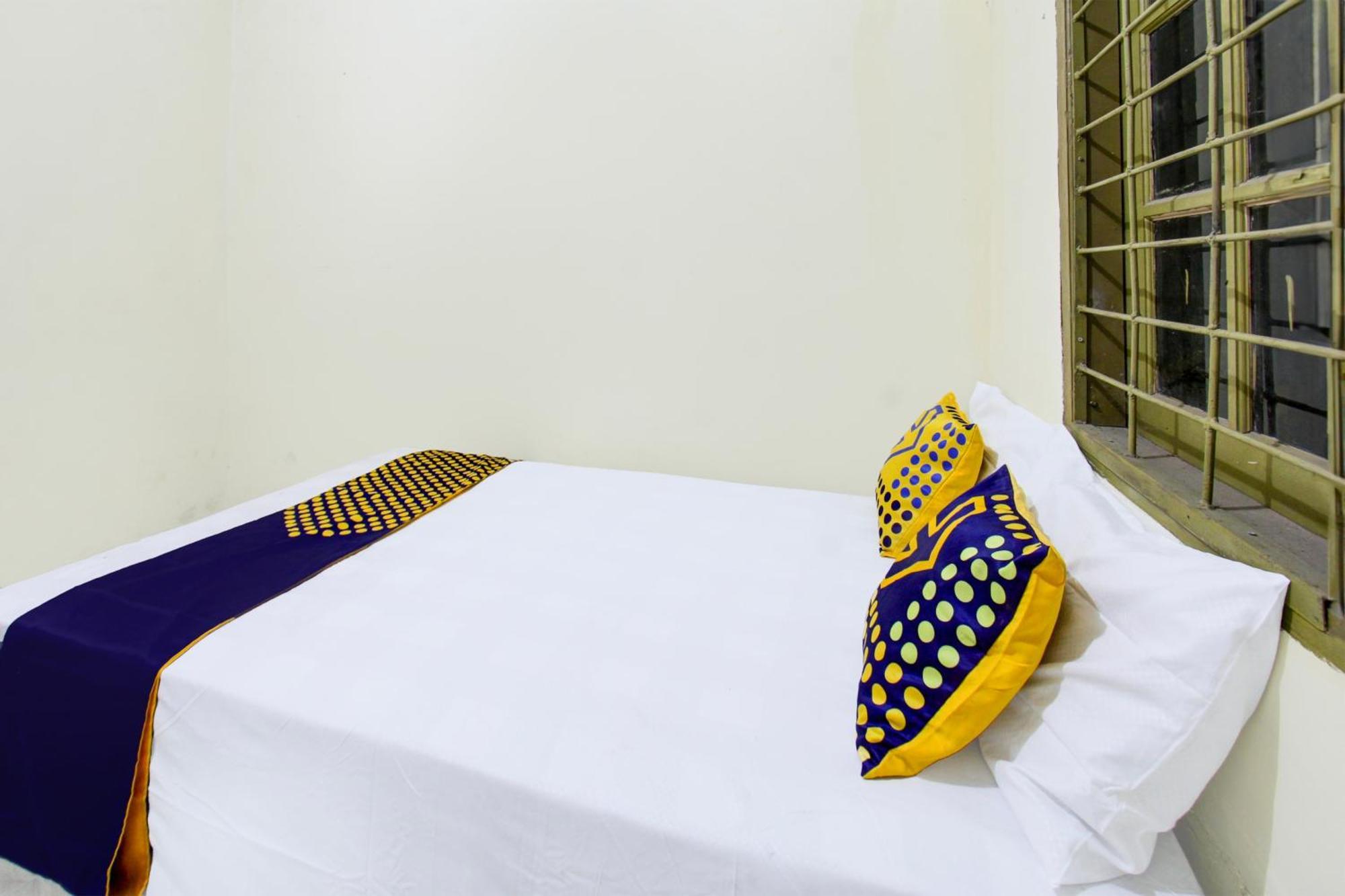 Oyo Life 93284 Kos Cendana Raya Hotel Mataram Eksteriør billede