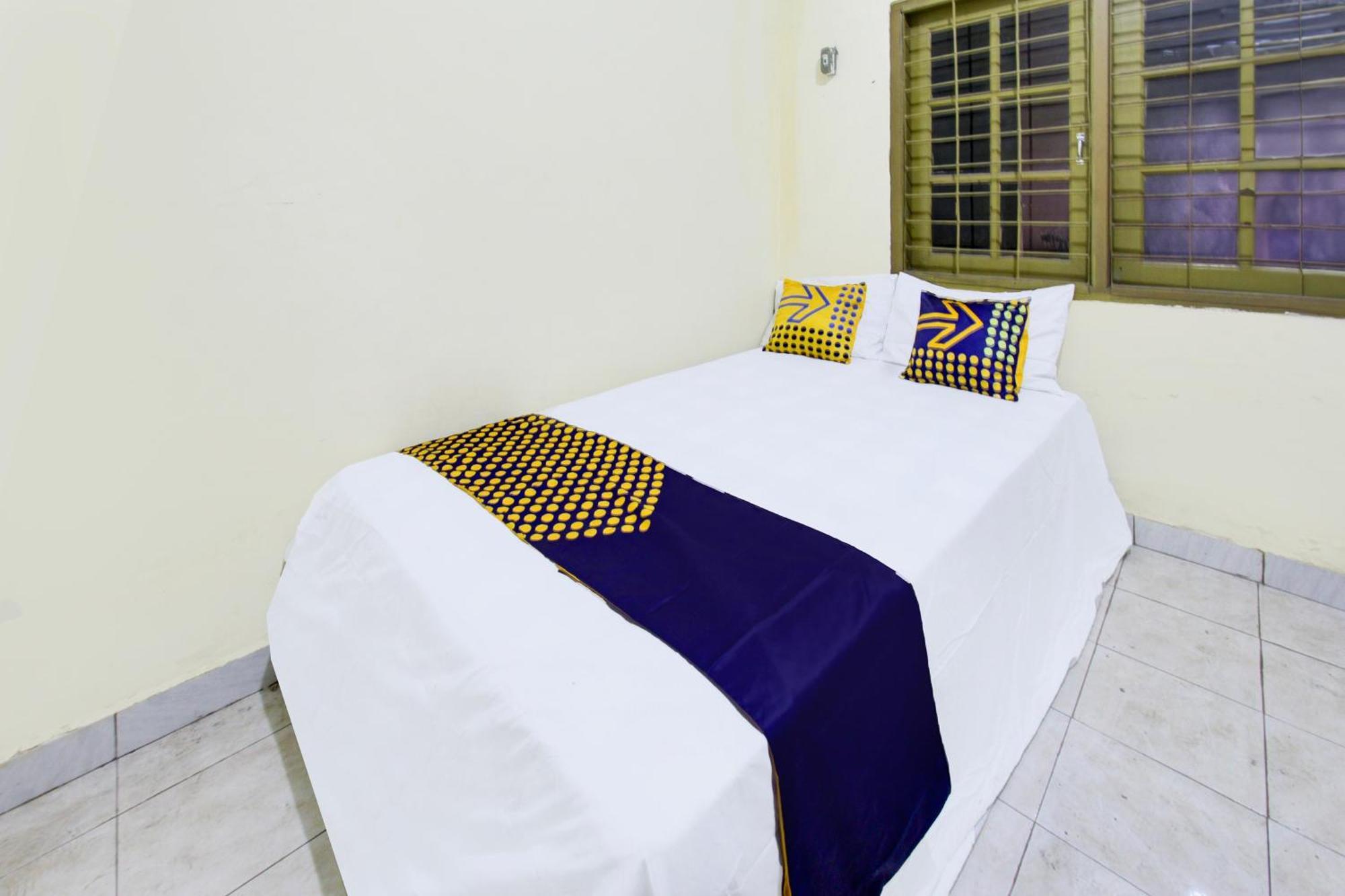 Oyo Life 93284 Kos Cendana Raya Hotel Mataram Eksteriør billede