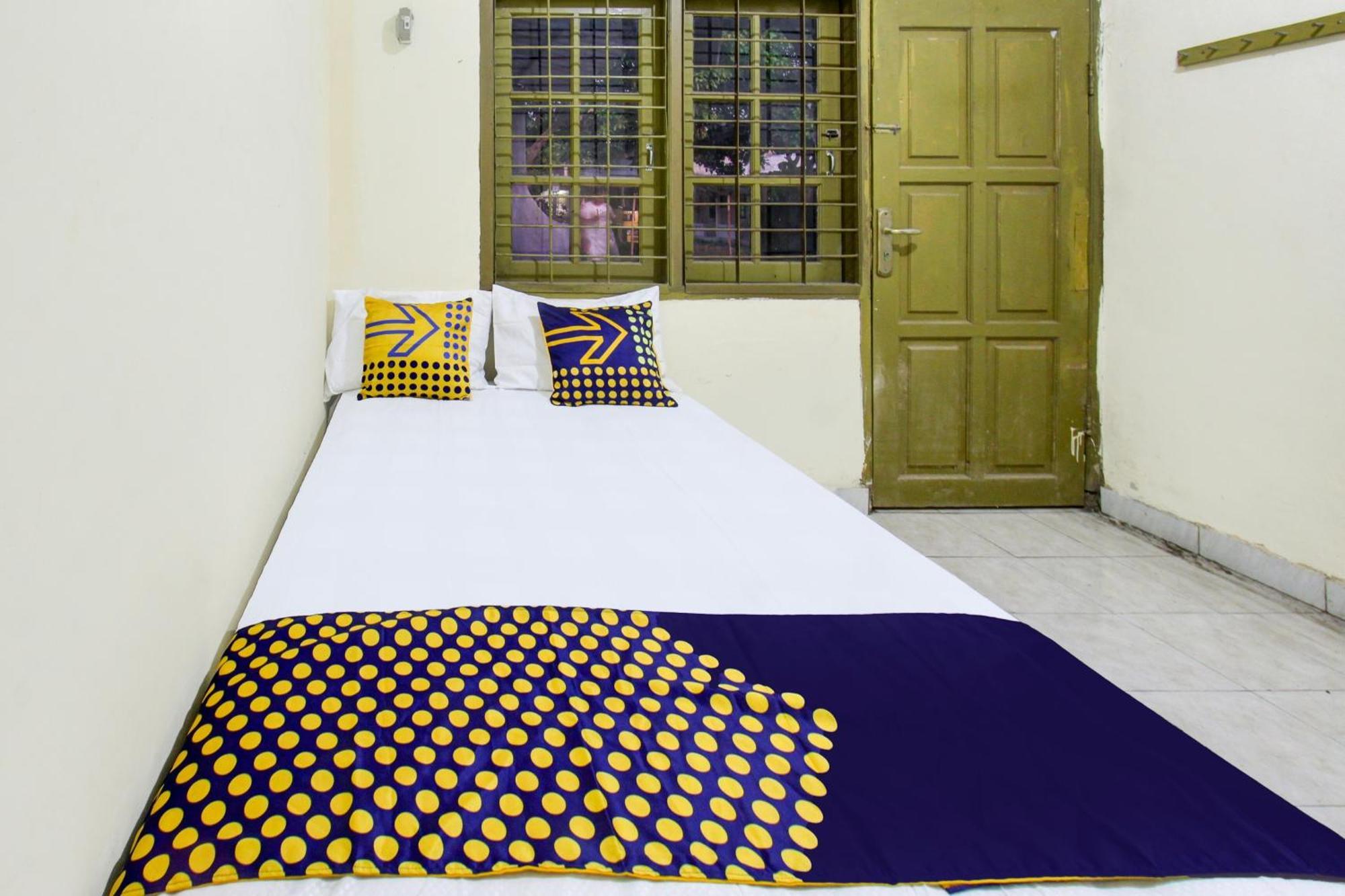 Oyo Life 93284 Kos Cendana Raya Hotel Mataram Eksteriør billede