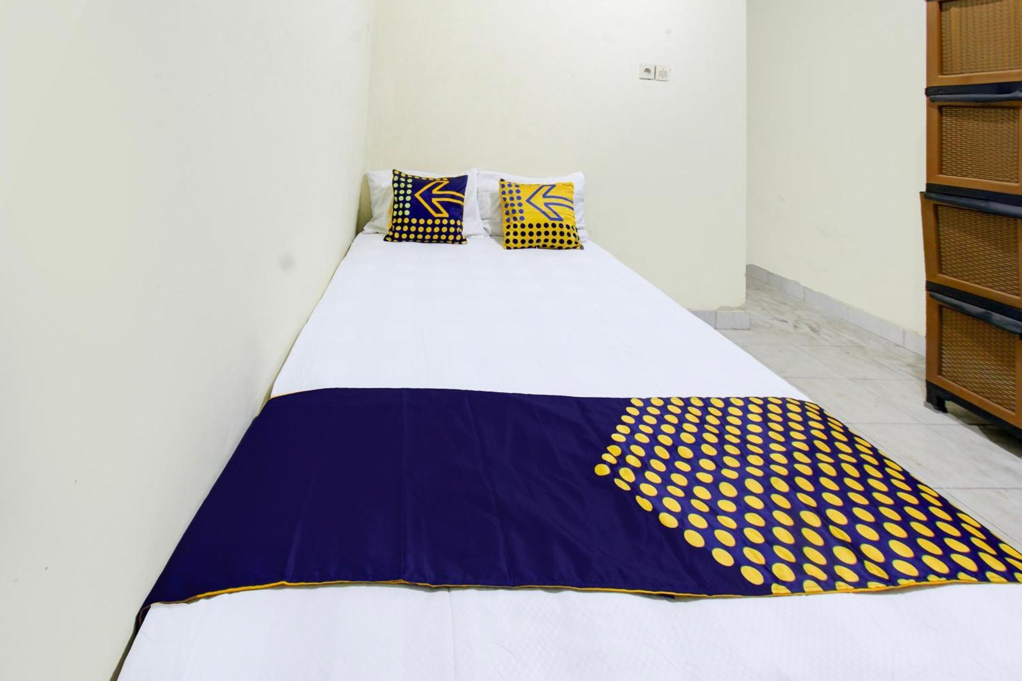 Oyo Life 93284 Kos Cendana Raya Hotel Mataram Eksteriør billede